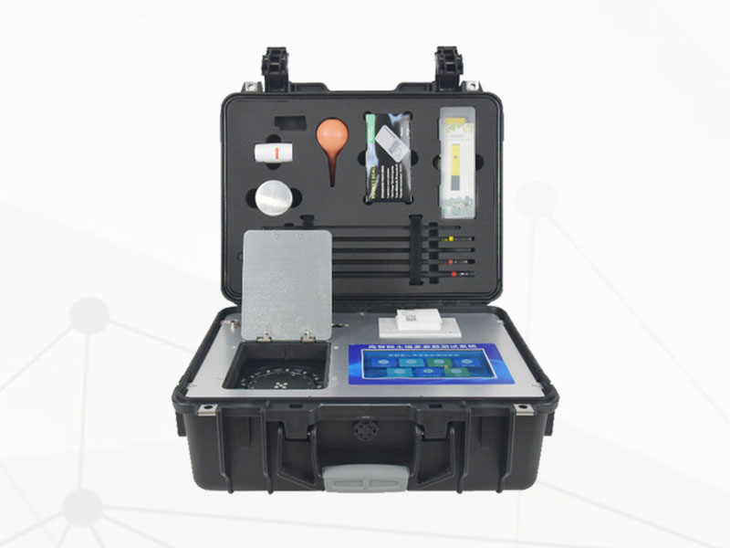 多參數(shù)土壤分析儀，可依據(jù)數(shù)值進(jìn)行農(nóng)業(yè)生產(chǎn)指導(dǎo)